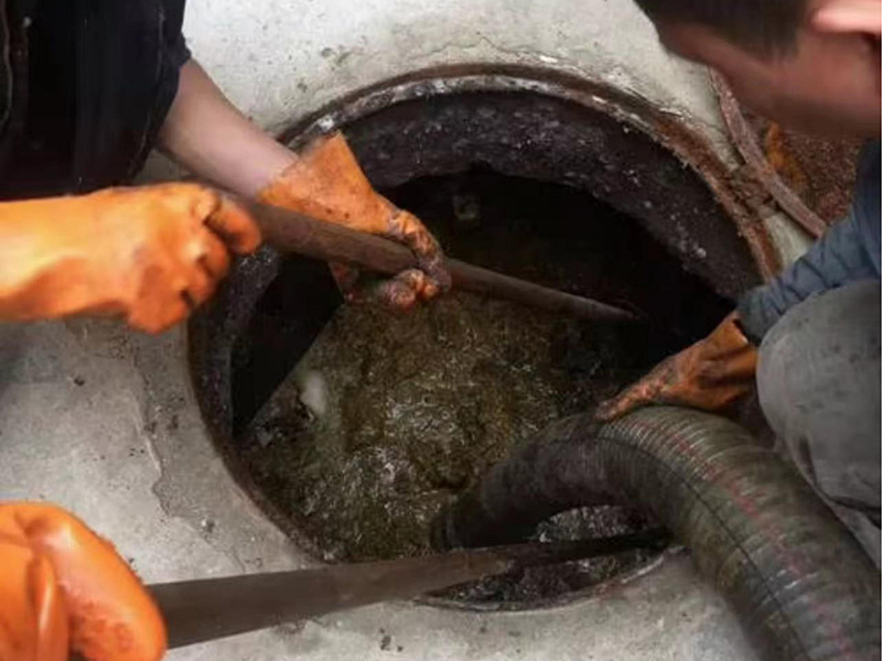 滨州清理化粪池时如何避免沼气的危害？